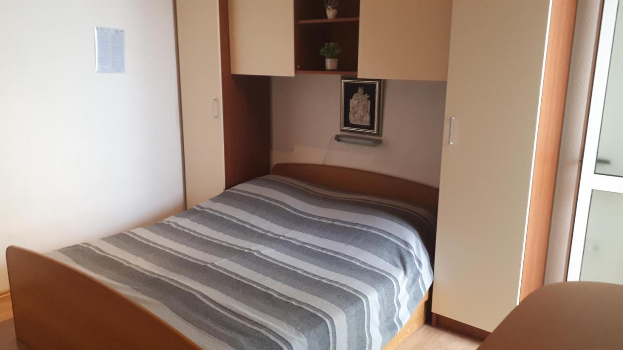Apartmani Leko Mirjana Baška Voda エクステリア 写真